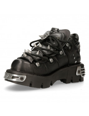 ZAPATOS GOTICOS DE PIEL NEGROS CON PINCHOS