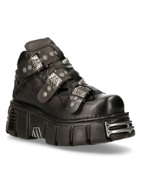 BLACK LEATHER ANKLE BOOT WITH BUCKLES AND SPIKES