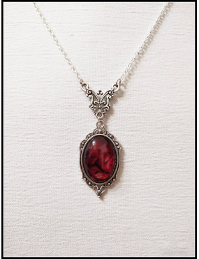 Gothic necklace with blood-effect resin cabochon