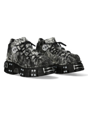 Botines pelo manchas blanco...