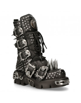 BLACK LEATHER BOOTS WITH LARGE SPIKE STUDS
